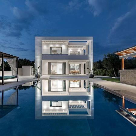 Antonia Villa - Luxurious Serenity With Private Pool, By Zantewize Kalipádhon Екстериор снимка