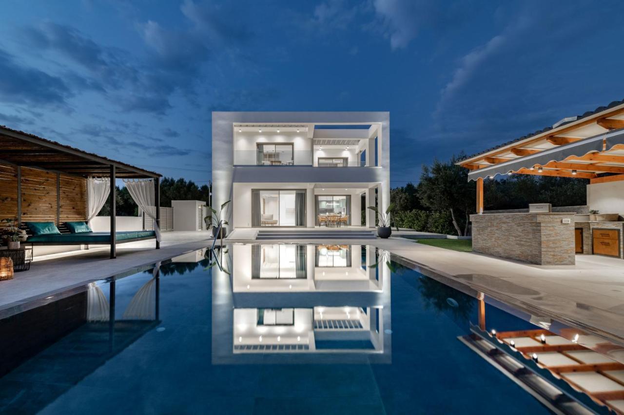Antonia Villa - Luxurious Serenity With Private Pool, By Zantewize Kalipádhon Екстериор снимка