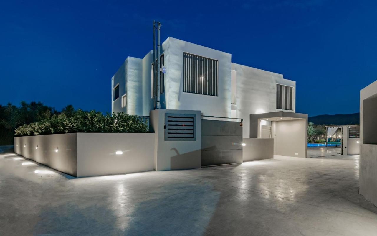 Antonia Villa - Luxurious Serenity With Private Pool, By Zantewize Kalipádhon Екстериор снимка