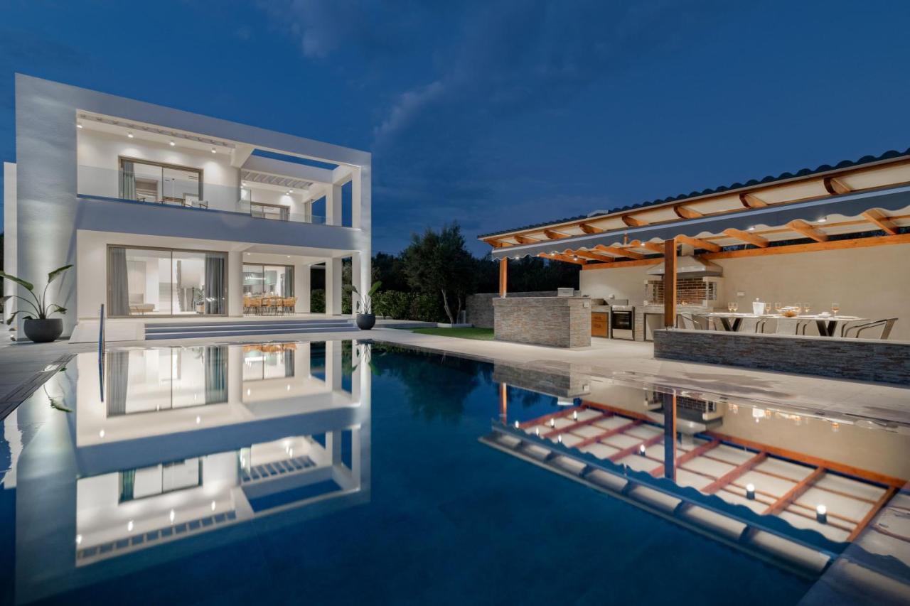 Antonia Villa - Luxurious Serenity With Private Pool, By Zantewize Kalipádhon Екстериор снимка