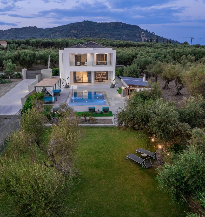 Antonia Villa - Luxurious Serenity With Private Pool, By Zantewize Kalipádhon Екстериор снимка